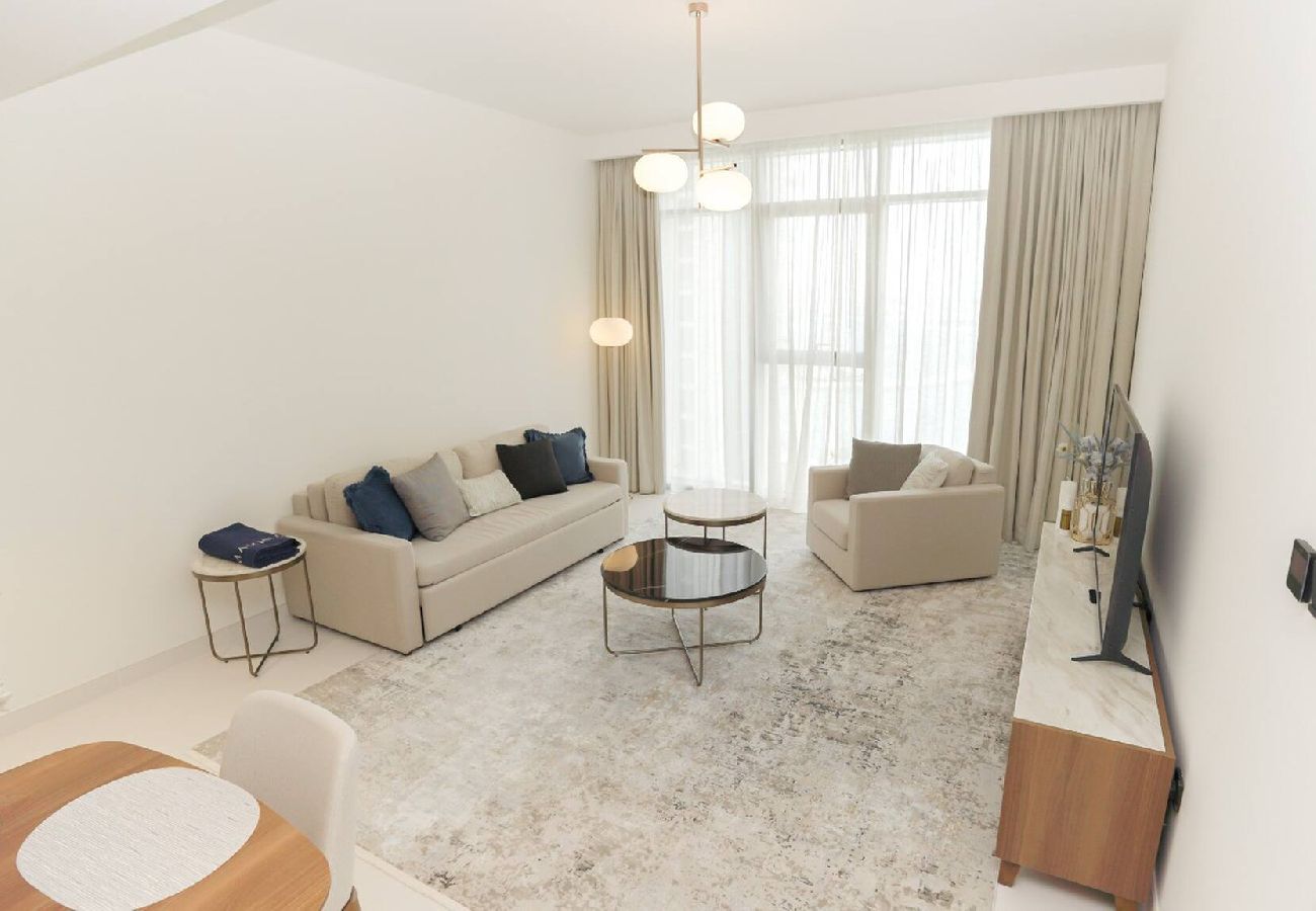 Apartment in Dubai - Palm View Retreat: 1-BR 