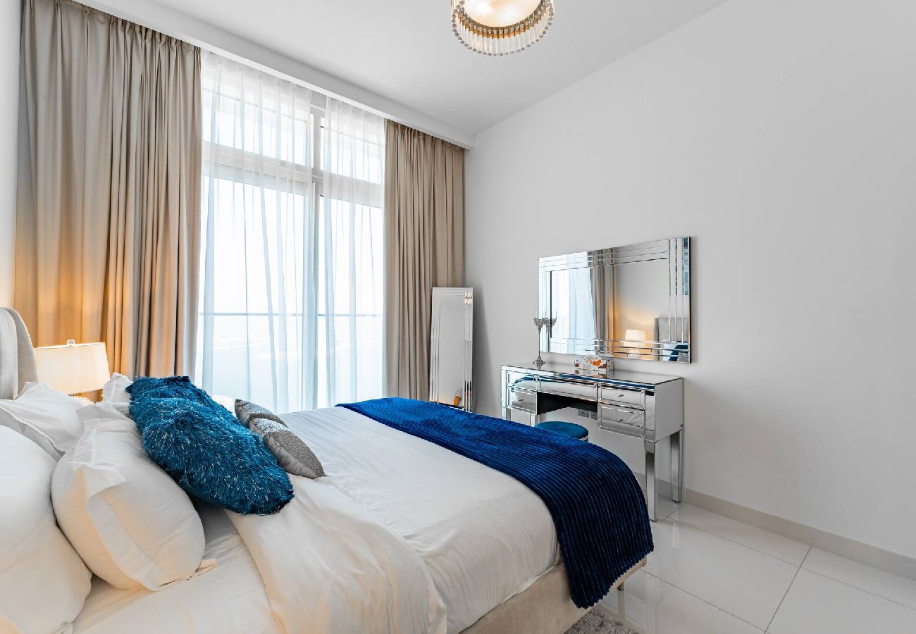 Apartment in Dubai - Sea View 1BR in Sunrise Bay | Beach Access 