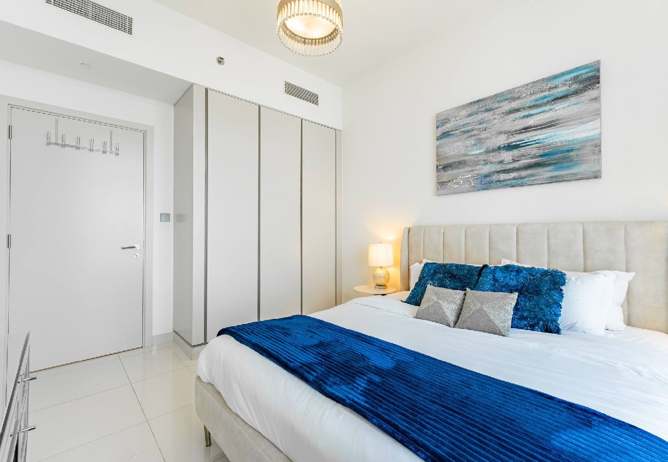 Apartment in Dubai - Sea View 1BR in Sunrise Bay | Beach Access 