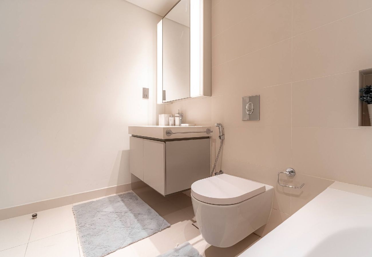 Apartment in Dubai - Sea View 1BR in Sunrise Bay | Beach Access 