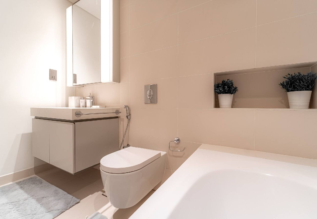 Apartment in Dubai - Sea View 1BR in Sunrise Bay | Beach Access 